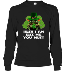 Leprechaun Baby Yoda Hug Shamrock Irish I am kiss me Long Sleeve T-Shirt - nikotee