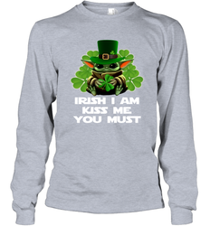 Leprechaun Baby Yoda Hug Shamrock Irish I am kiss me Long Sleeve T-Shirt - nikotee